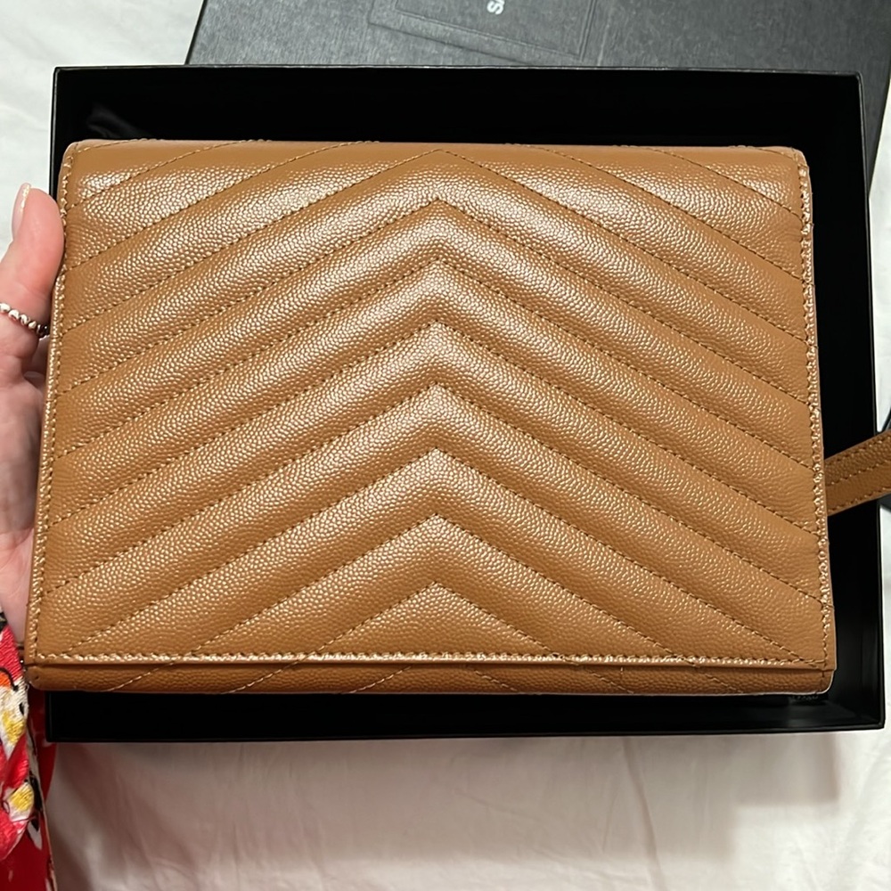 Beautiful YSl wristlet limited edition color, used twice good as new ! - Picture 7 of 11